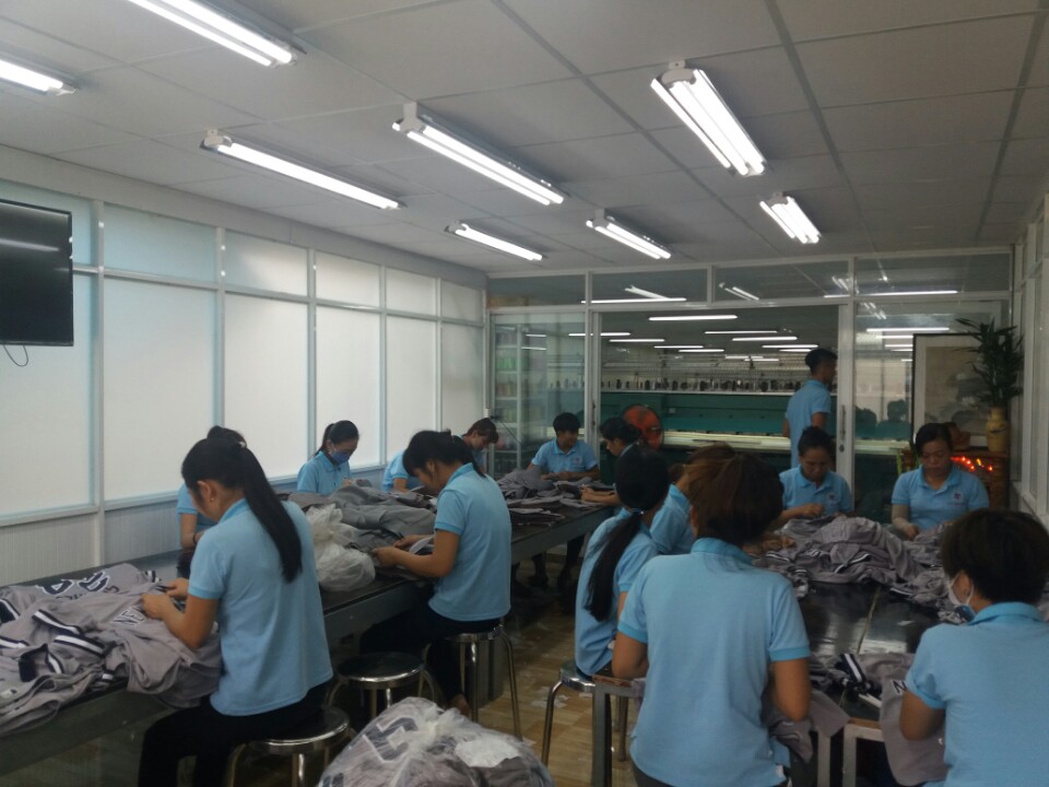Hình ảnh sản xuất công ty Tài Ngân Phát - Thêu Vi Tính, Thêu Logo - Công Ty TNHH Tài Ngân Phát
