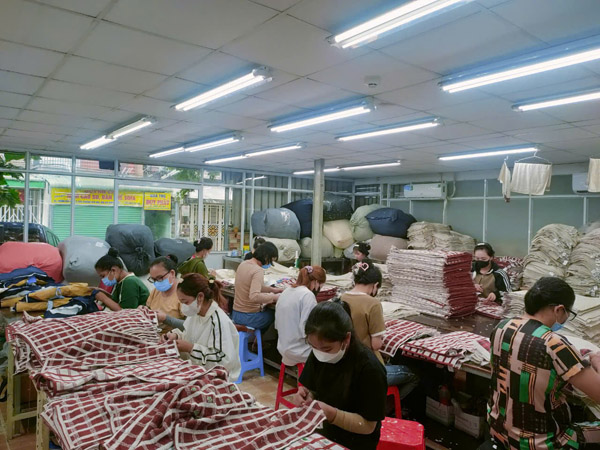 Hình ảnh sản xuất công ty Tài Ngân Phát - Thêu Vi Tính, Thêu Logo - Công Ty TNHH Tài Ngân Phát