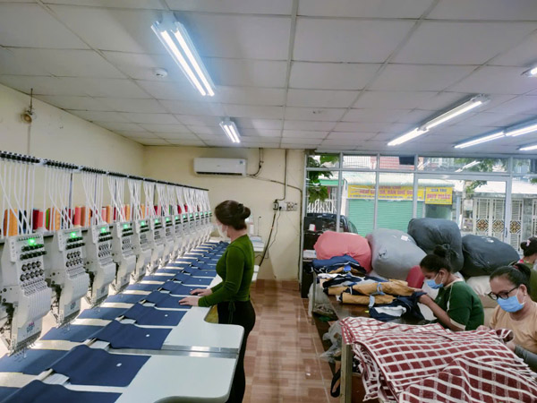 Hình ảnh sản xuất công ty Tài Ngân Phát - Thêu Vi Tính, Thêu Logo - Công Ty TNHH Tài Ngân Phát