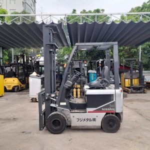 Xe nâng hiệu Nissan 2 tấn, 5m