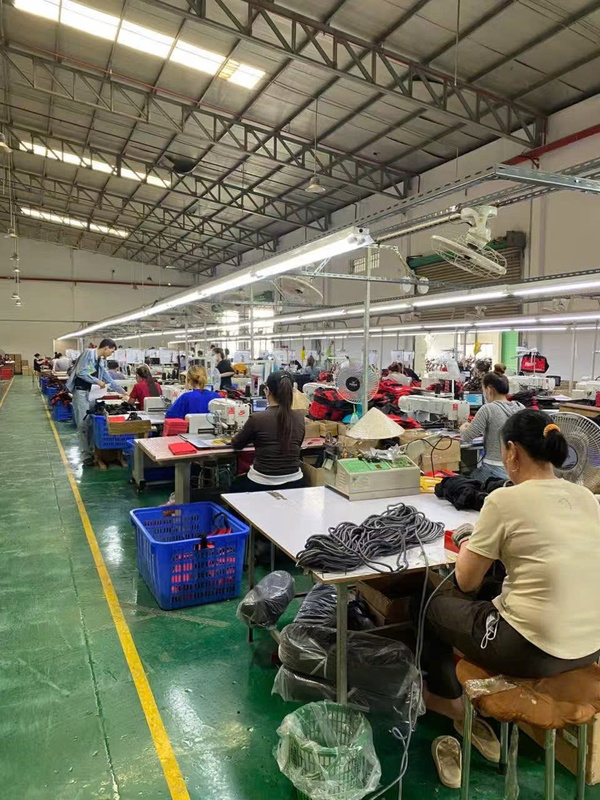 Xưởng sản xuất balo, túi xách