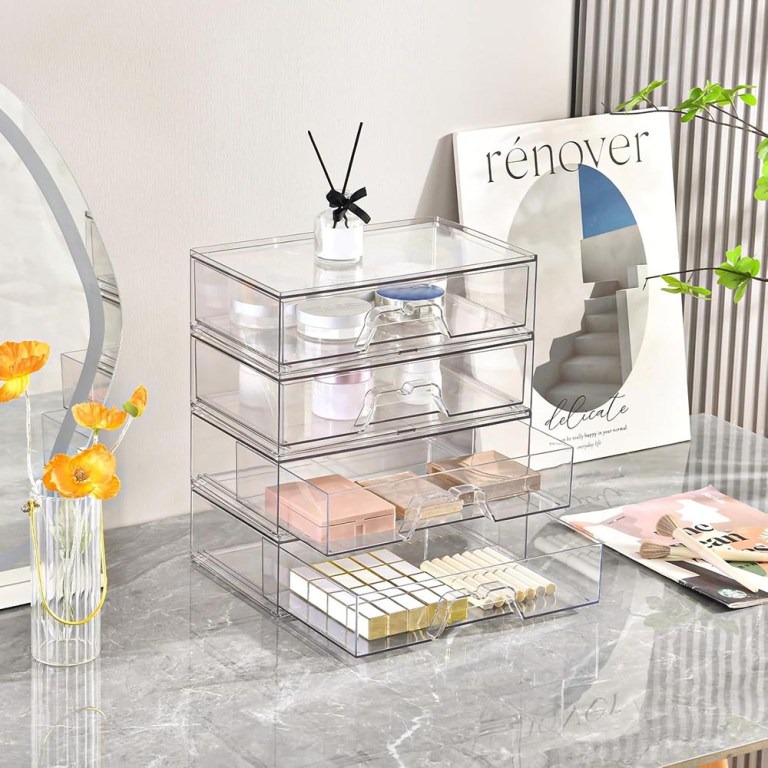 Hộp trang điểm Acrylic 4 ngăn - Gia Công MiCa Dòng Chảy Việt Nam - Công Ty TNHH Dòng Chảy Việt Nam