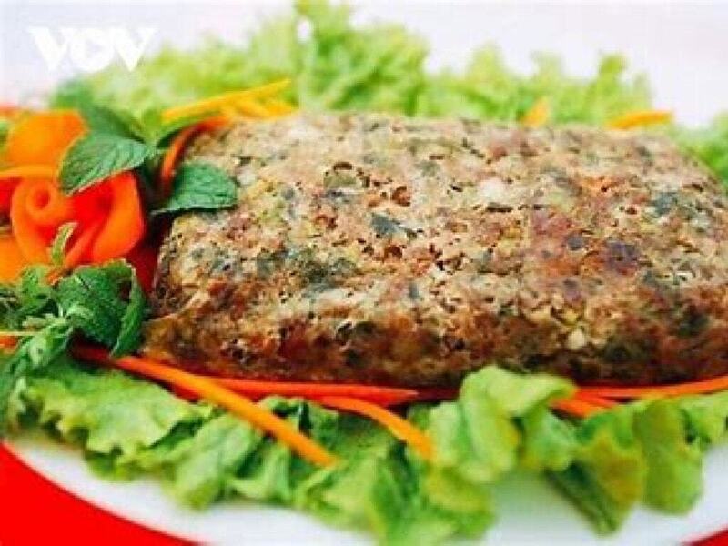 Lợn băm nướng lá