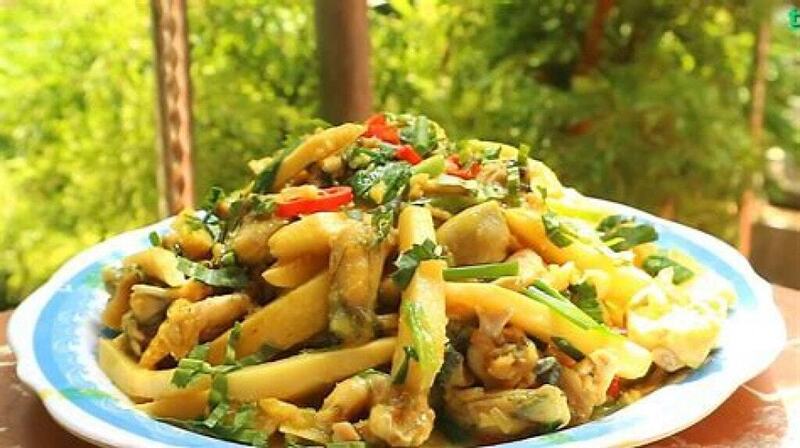 Lòng gà xào măng chua