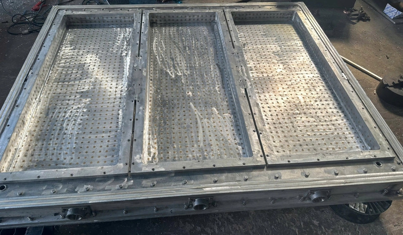 Khuôn nắp thùng mút xốp cá thu 1m2