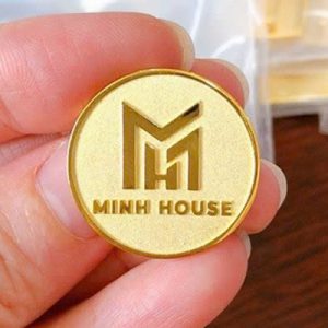 Huy hiệu dập nổi