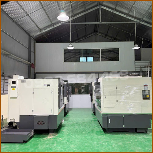 Máy tiện CNC