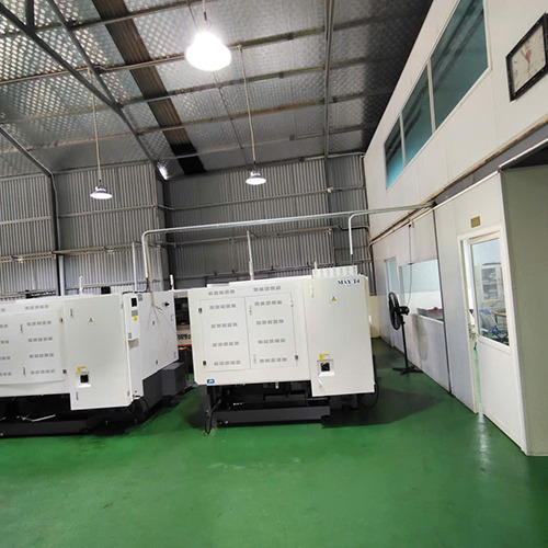 Máy tiện CNC