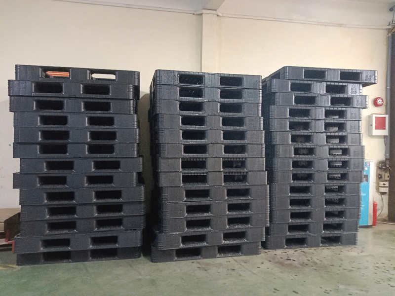 Pallet nhựa