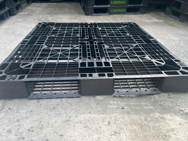Pallet nhựa