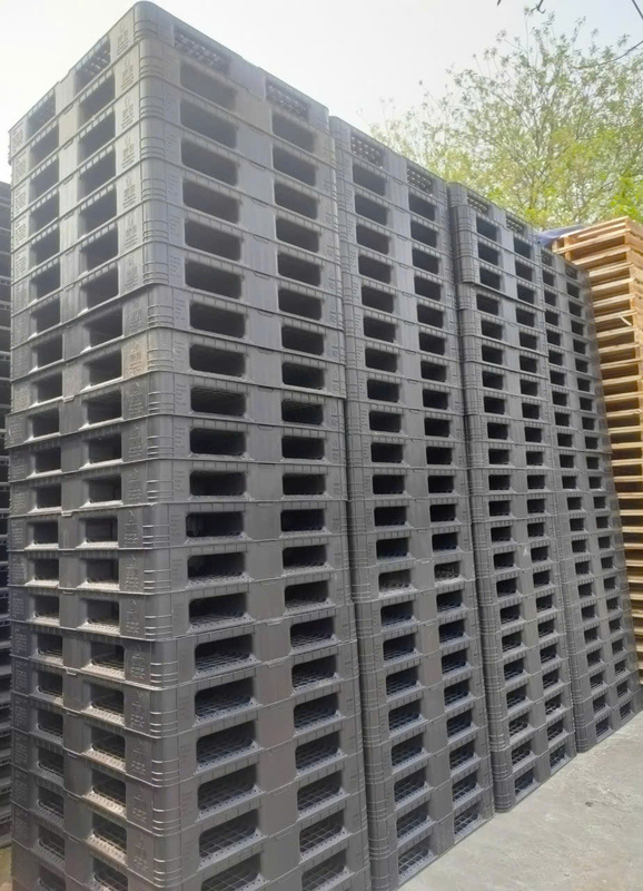 Pallet nhựa