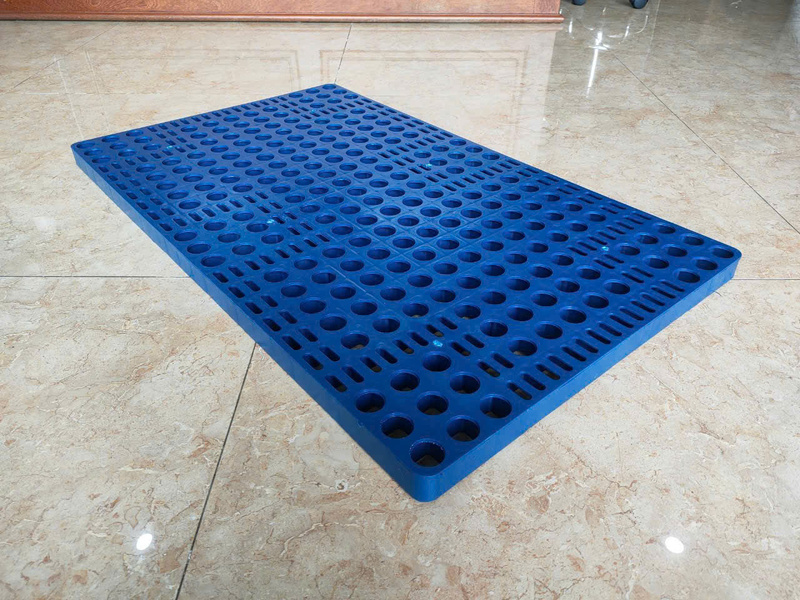 Pallet nhựa