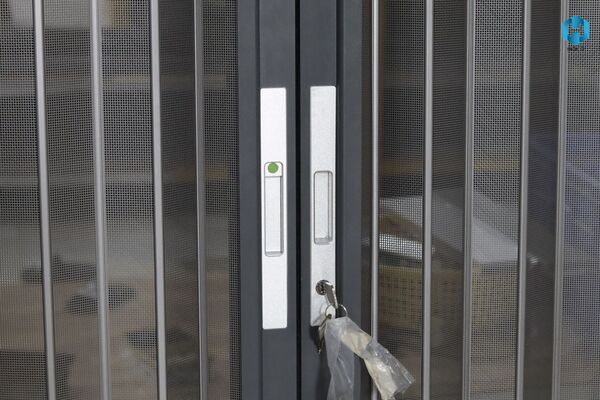 Cửa xếp lá nhôm chống muỗi, ngăn chuột, chó, mèo