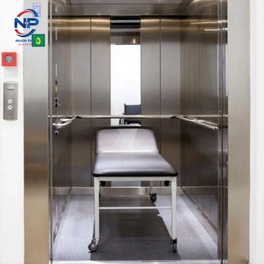 Thang máy bệnh viện
