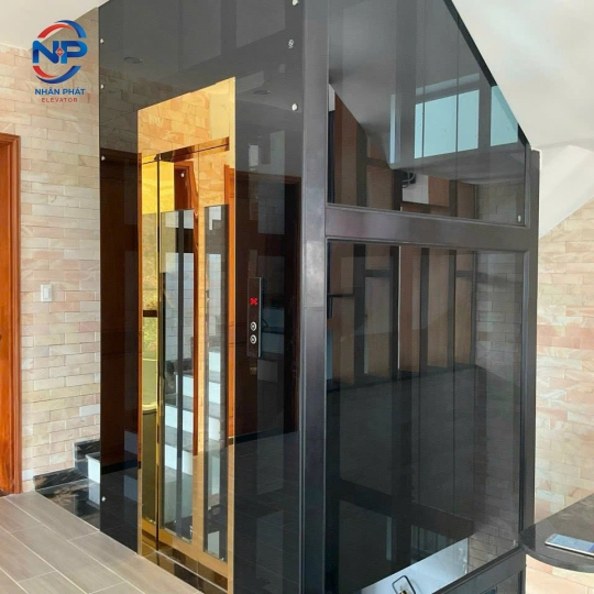 Thang máy tải khách