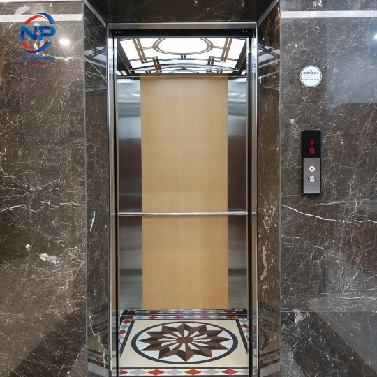 Thang máy tải khách