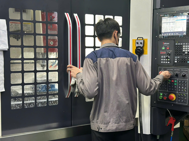 Máy CNC