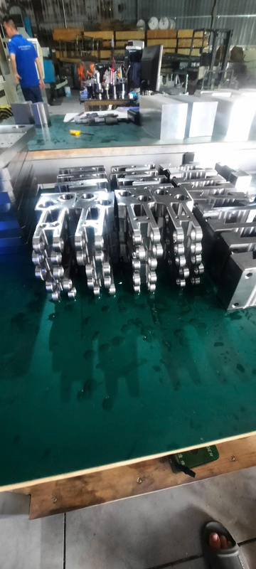 Gia công tiện miết CNC