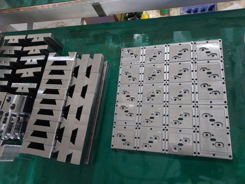 Gia công tiện miết CNC