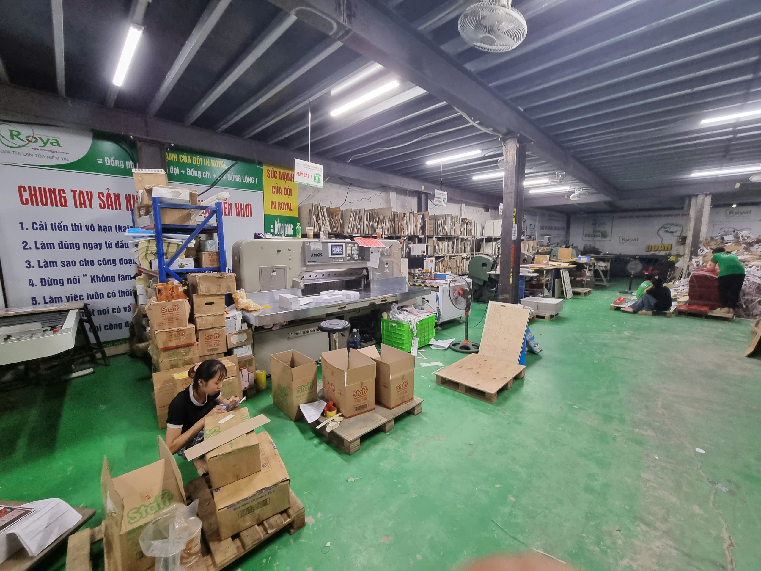 Hình ảnh máy móc công ty In Ấn Royal Việt Nam