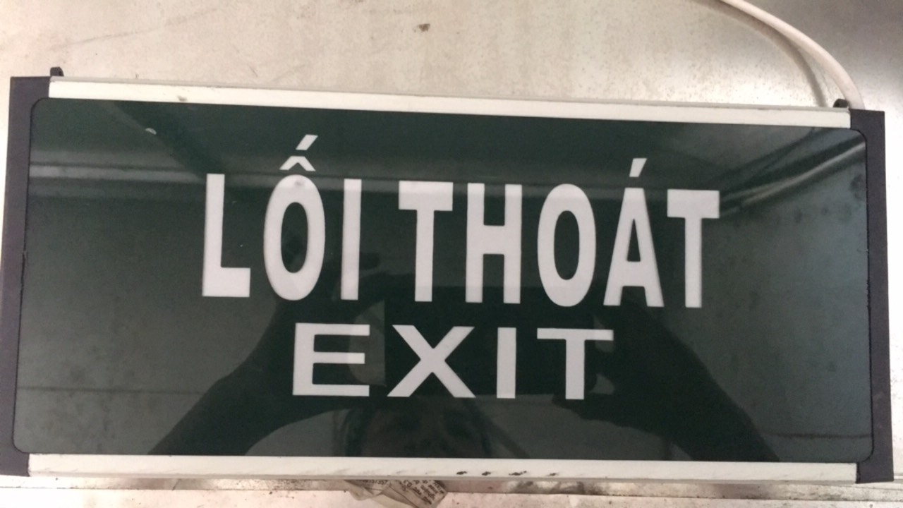Bảng biển thoát hiểm exit