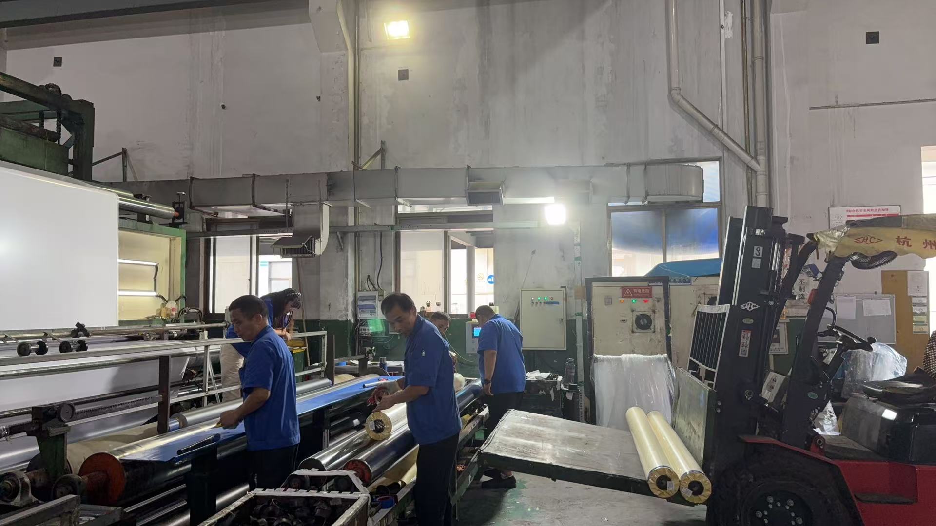 Hình ảnh sản xuất và kho hàng công ty Quảng Cáo Quang Vinh