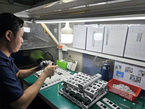 Hoạt động gia công sản xuất - Gia Công Nhựa H&D Plastic - Công Ty Cổ Phần H&D Plastic