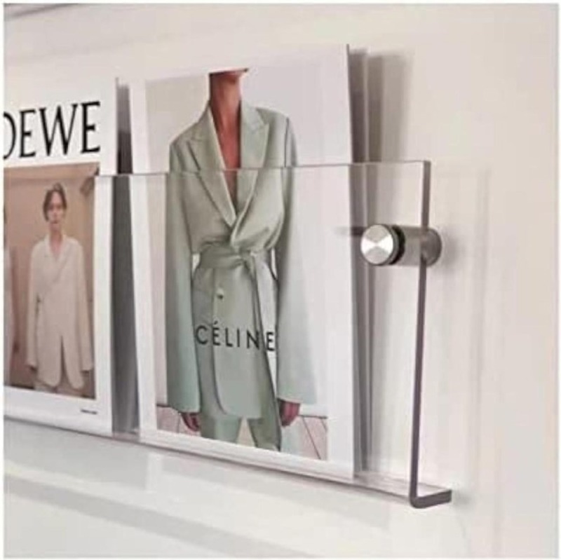 Giá treo tạp chí, sách báo acrylic - Kệ Trưng Bày Dòng Chảy Việt Nam - Công Ty TNHH Dòng Chảy Việt Nam