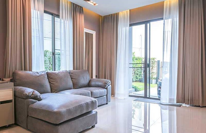 Màng cửa phòng khách