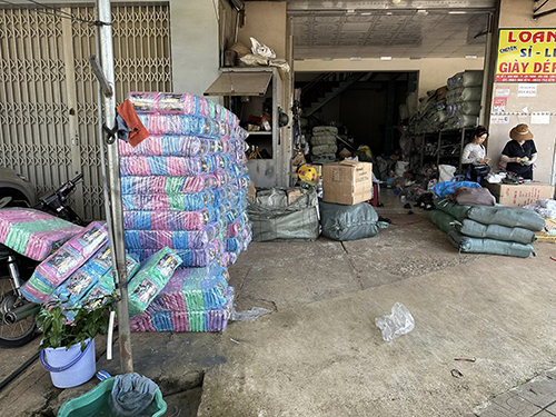 Hình ảnh kho hàng công ty Nguyễn Trung Hiền