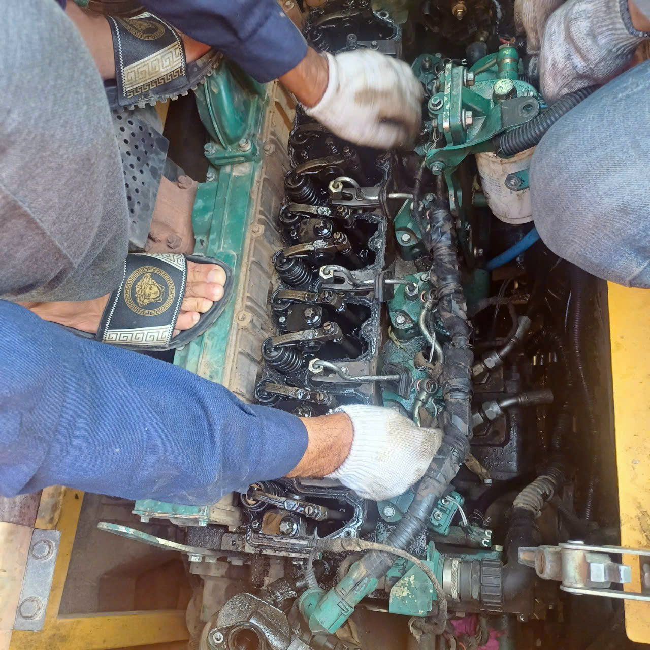 Dịch vụ sửa chữa máy xúc - Sửa Chữa Máy Xúc Khánh Nguyên - Công Ty TNHH Máy Công Trình Khánh Nguyên