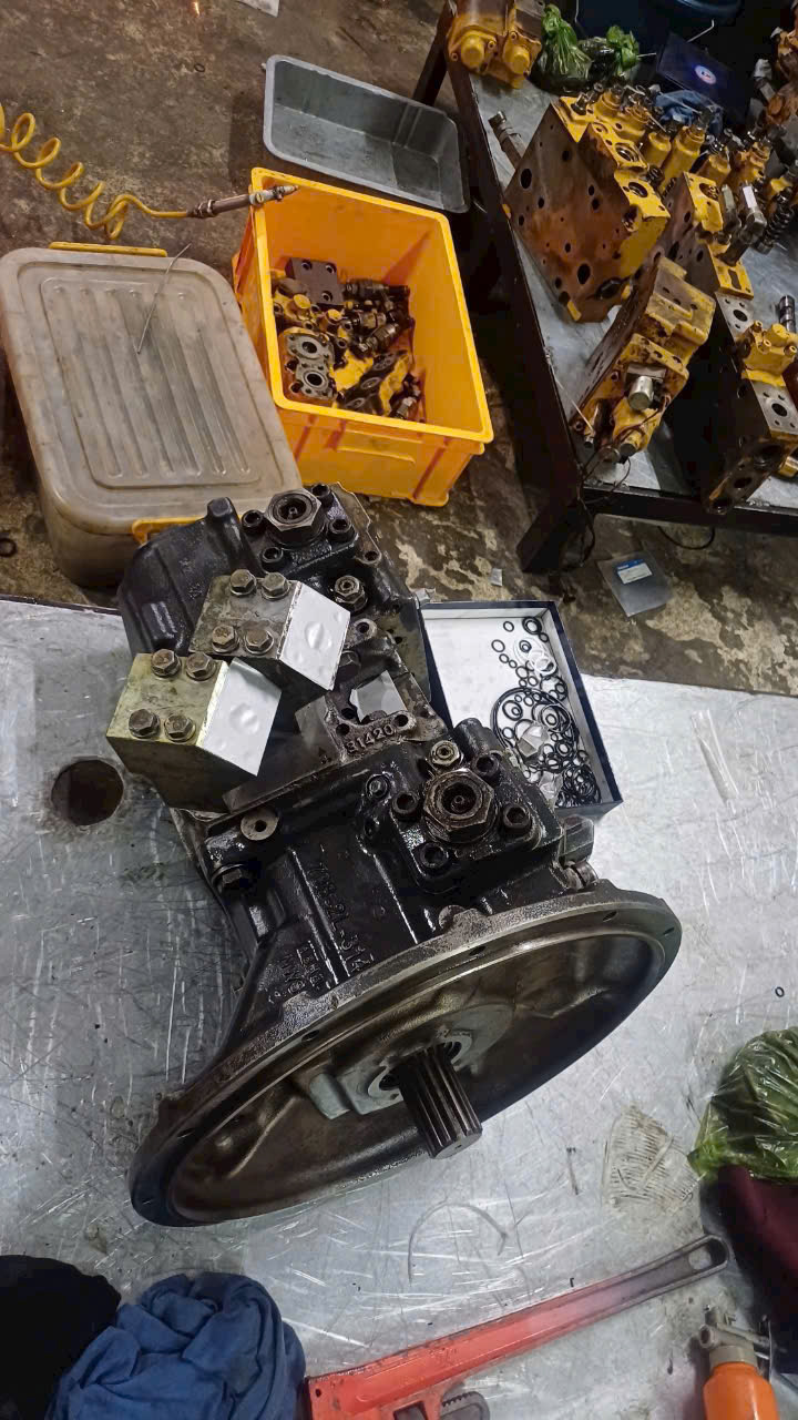 Dịch vụ sửa chữa máy xúc - Sửa Chữa Máy Xúc Khánh Nguyên - Công Ty TNHH Máy Công Trình Khánh Nguyên