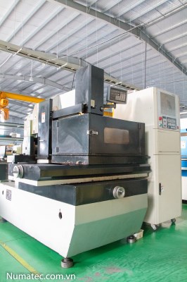 Máy cắt dây