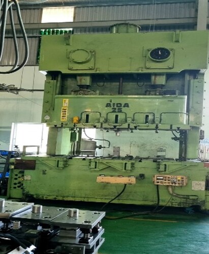 Máy dập Amada 205T