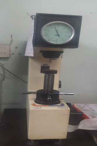 Máy đo độ cứng