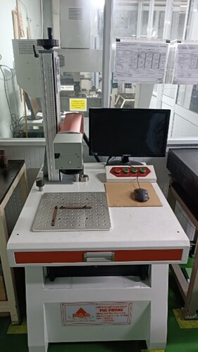 Máy khắc laser