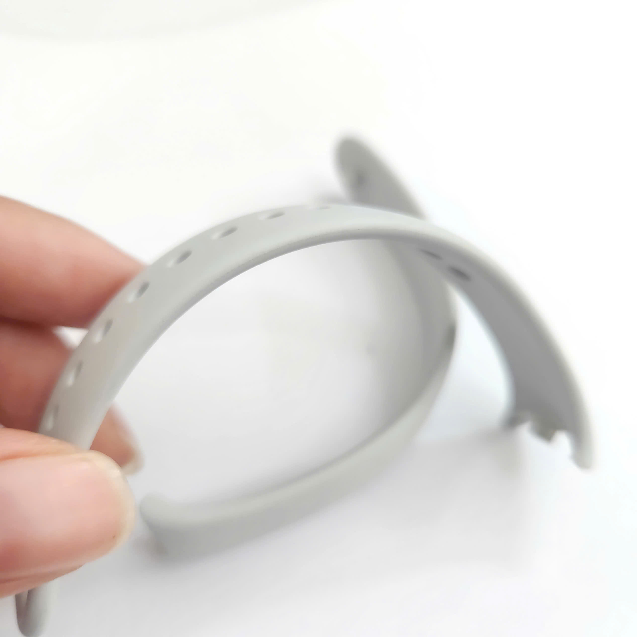 Dây đeo đồng hồ silicone - Công Ty TNHH Sản Xuất Và Thương Mại TKV Hà Nội