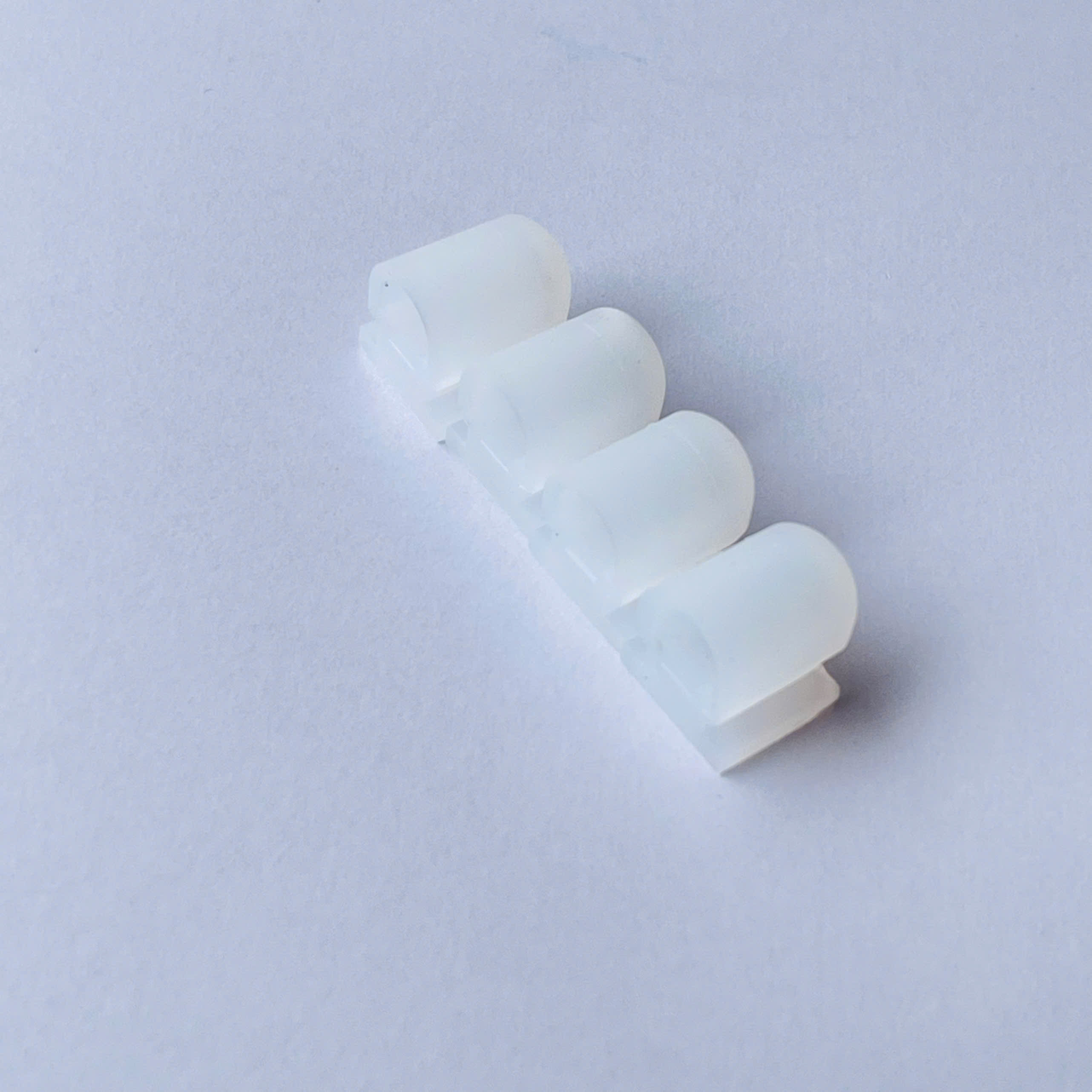 Nắp chụp đèn sưởi silicone - Công Ty TNHH Sản Xuất Và Thương Mại TKV Hà Nội