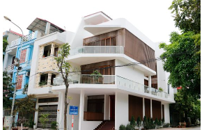 Khách hàng đường Hoàng Văn Thụ