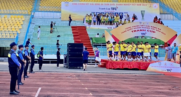 Bảo vệ con người
