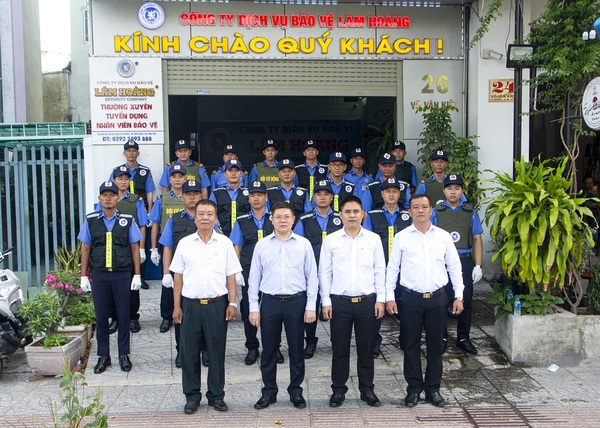 Đào tạo và cung cấp nhân sự