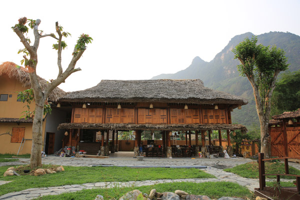 Toàn cảnh hostel ban ngày