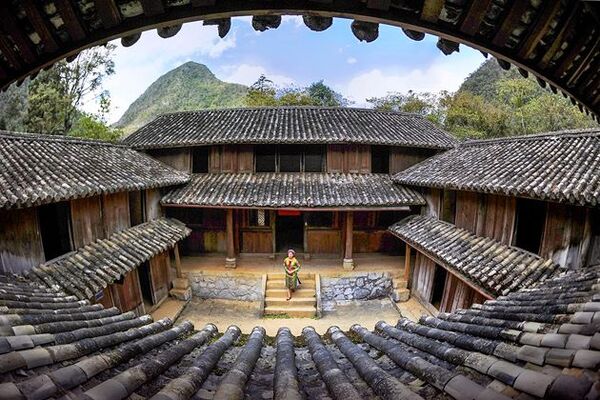 Dinh thự Vua Mèo (Dinh thự họ Vương) - Loop Tours - Công Ty TNHH Thương Mại Và Đầu Tư An Nhiên Group