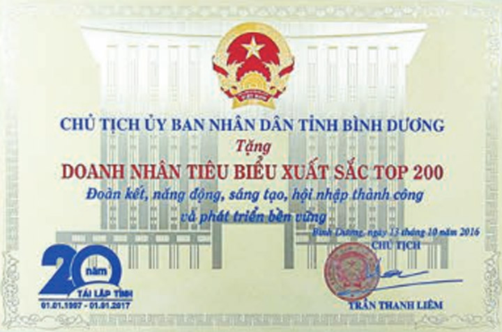 Chứng nhận Top 200 Doanh nhân tiêu biểu xuất sắc