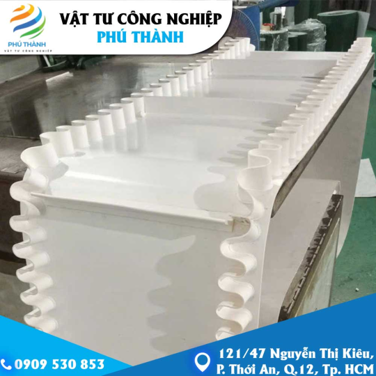 Băng tải PVC dán gờ