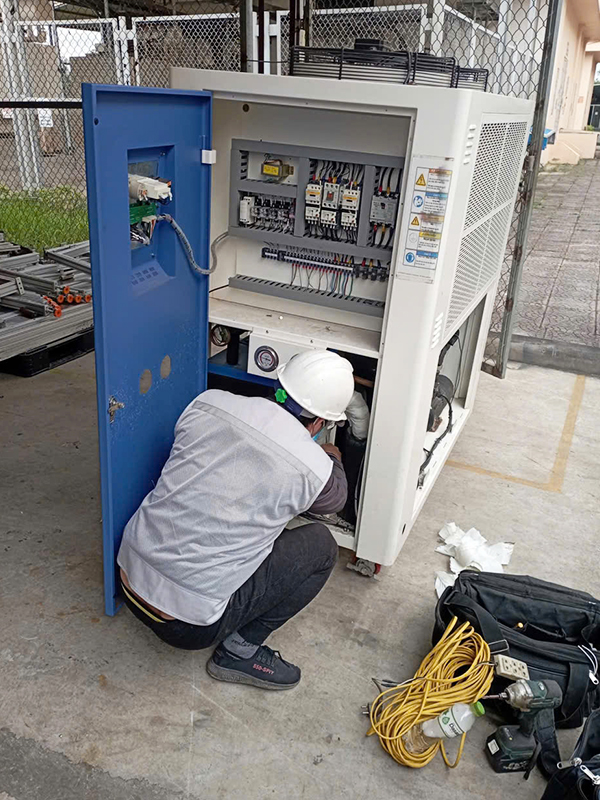 Thi công lắp đặt thiết bị lạnh - Kho Lạnh Công Nghiệp Đông Anh - Công Ty Cổ Phần Cơ Điện Lạnh Đông Anh