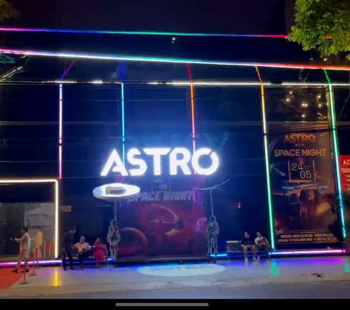 Bảng hiệu Bar Club Astro