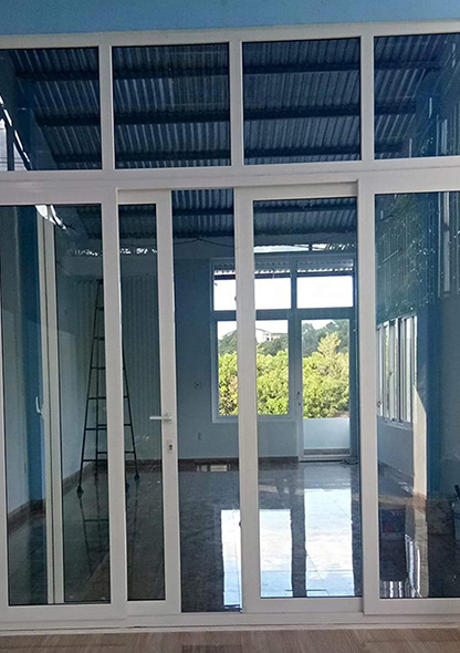 Cửa lùa nhôm kính - Cửa Nhôm Kính Việt Nha Trang - Công Ty TNHH Dịch Vụ Thương Mại Và Vận Tải Việt Nha Trang