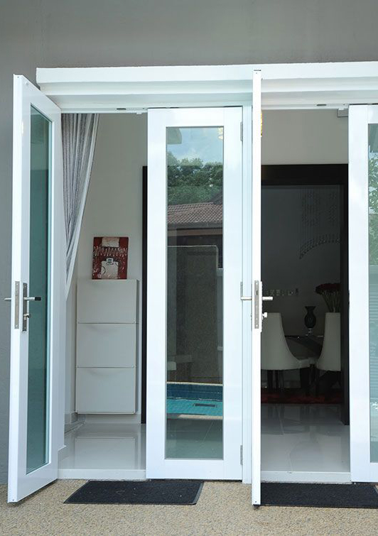 Cửa nhôm kính cường lực - Cửa Nhôm Kính Việt Nha Trang - Công Ty TNHH Dịch Vụ Thương Mại Và Vận Tải Việt Nha Trang