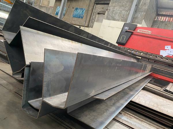 Cắt khắc laser thép